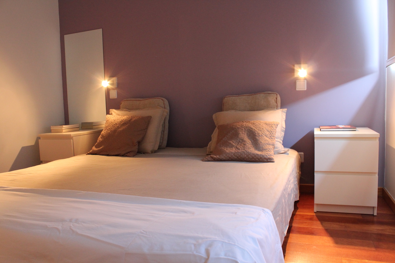 Queen bedroom